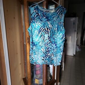 Beariful sleeveless top